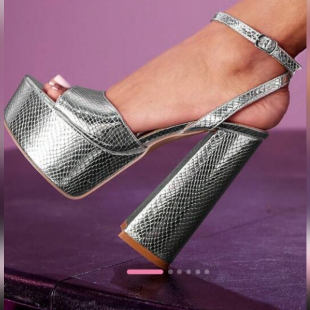 Brand New Without Tag. Elegant Silver Snakeskin Platform Heels